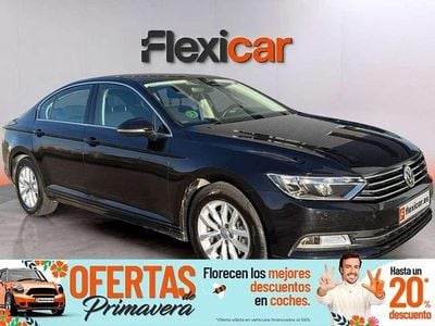 Usado VW Passat Advance 120 CV (88 kW) 2017 Negro Berlina