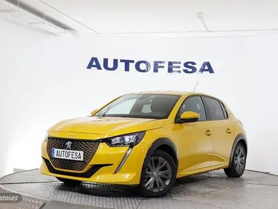 Usado Peugeot e-208 Allure 100 kW (136 CV) 2020 Amarillo Utilitario
