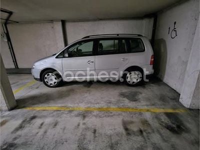 Usado VW Touran Advance 100 CV (73 kW) 2004 Gris / plata Monovolumen