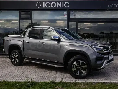 Usado VW Amarok 170 CV (125 kW) 2024 Gris / plata Pickup/Camioneta