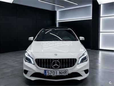 Usado Mercedes CLA180 Shooting Brake AMG line 122 CV (89 kW) 2016 Blanco Familiar