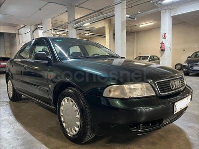Usado Audi A4 150 CV (110 kW) 1995 Verde Berlina