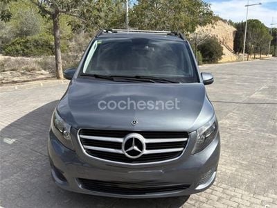 Usado Mercedes V220 Exclusive 163 CV (119 kW) 2018 Gris / plata Monovolumen