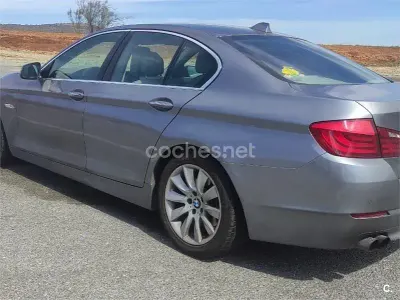 Usado BMW 520 Comfort Edition 177 CV (130 kW) 2010 Gris / plata Berlina