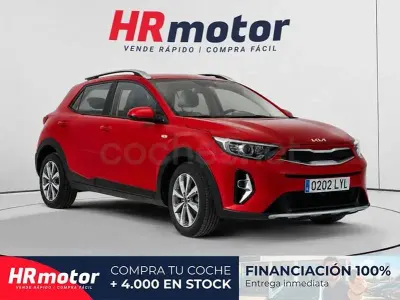 Usado Kia Stonic 100 CV (73 kW) 2022 Rojo SUV