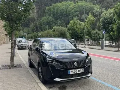 Usado Peugeot 3008 Active 130 CV (95 kW) 2024 Negro SUV