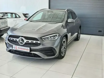 Usado Mercedes GLA200 150 CV (110 kW) 2022 Gris SUV