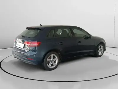 Używany Audi A3 Design 116 KM (85 kW) 2020 Niebieski Sedan/Limuzyna