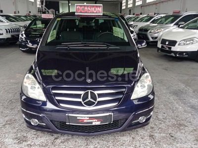 Usado Mercedes B180 109 CV (80 kW) 2009 Negro Monovolumen