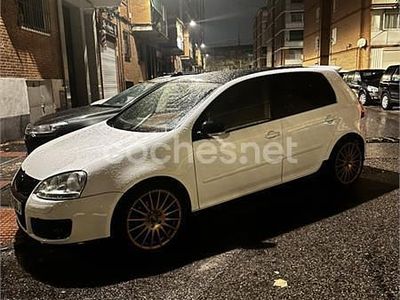 Usado VW Golf IV Highline 105 CV (77 kW) 2004 Blanco Berlina