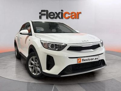 Usado Kia Stonic 84 CV (61 kW) 2022 Blanco SUV