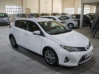 Käytetty Toyota Auris Hybrid