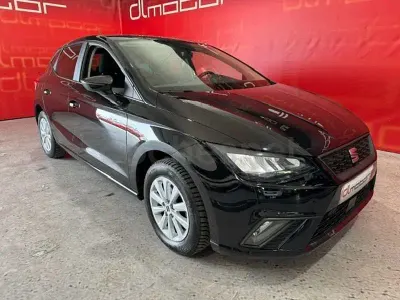 Usado Seat Ibiza 110 CV (80 kW) 2023 Negro Utilitario