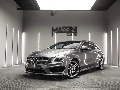 Usado Mercedes CLA250 Shooting Brake 218 CV (160 kW) 2016 Gris / plata Familiar
