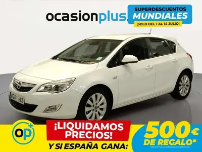 Usado Opel Astra Enjoy 110 CV (80 kW) 2011 Blanco Utilitario