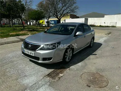 Usado Renault Latitude Expression 150 CV (110 kW) 2011 Gris / plata Berlina