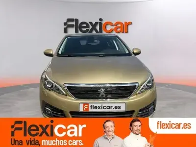 Usado Peugeot 308 Style 110 CV (80 kW) 2018 Beige