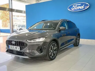 Usado Ford Focus Active X 155 CV (114 kW) 2023 Gris Utilitario