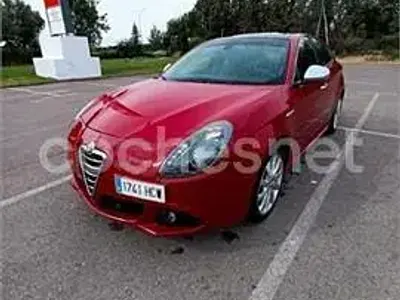 Usado Alfa Romeo Giulietta Distinctive 140 CV (102 kW) 2011 Rojo Utilitario
