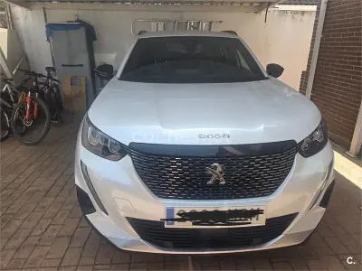Usado Peugeot 2008 Allure 130 CV (95 kW) 2022 Blanco SUV