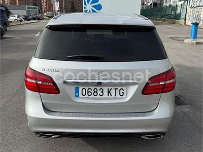 Mercedes B200