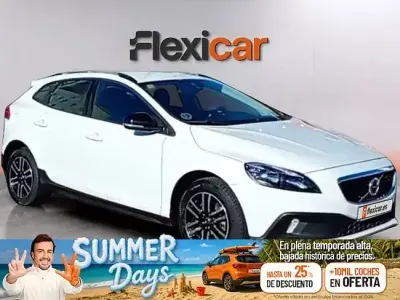 Usado Volvo V40 Momentum 150 CV (110 kW) 2017 Blanco