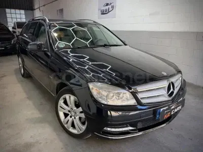 Usado Mercedes C220 Avantgarde 170 HP (125 kW) 2010 Preto Carrinha