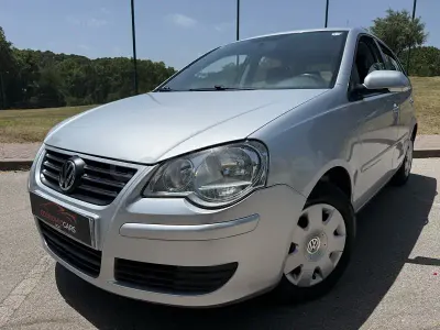 Usado VW Polo United 60 CV (44 kW) 2008 Gris / plata Utilitario