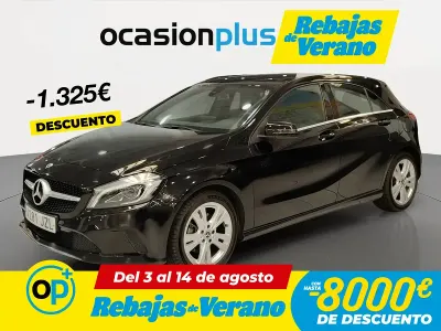 Usado Mercedes A180 122 CV (89 kW) 2017 Negro Utilitario
