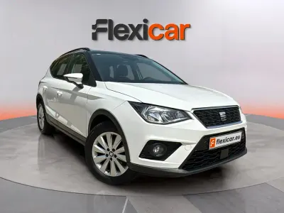 Usado Seat Arona Style 95 CV (69 kW) 2020 Blanco SUV