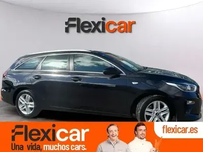 Usado Kia Ceed 136 CV (100 kW) 2020 Negro Utilitario