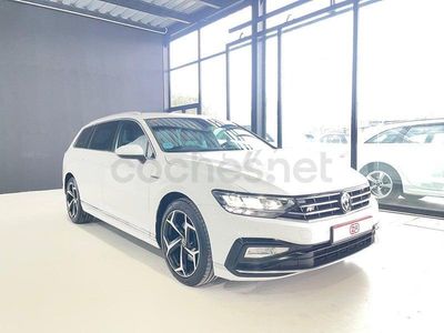 Usado VW Passat R-line 150 CV (110 kW) 2021 Blanco Familiar