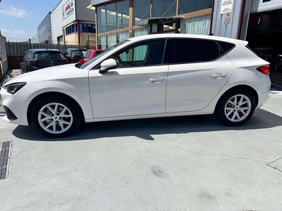 Usado Seat Leon Style 116 CV (85 kW) 2022 Blanco Utilitario
