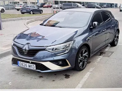 Usado Renault Megane E-Tech 160 CV (117 kW) 2023 Gris / plata Berlina