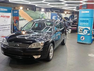 Usado Ford Mondeo Ghia 130 CV (95 kW) 2005 Negro Berlina