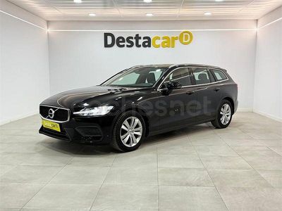 Begagnad Volvo V60 Momentum 150 HK (110 kW) 2020 Svart Kombi