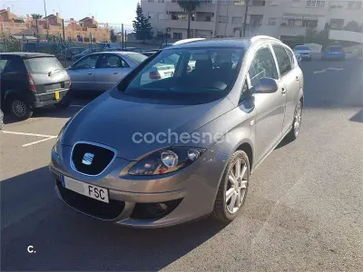 Usado Seat Altea XL Stylance 105 CV (77 kW) 2007 Gris / plata Monovolumen