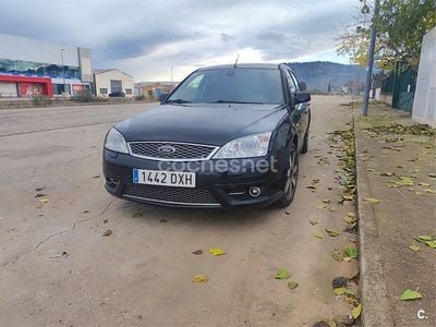 Usado Ford Mondeo Titanium 155 CV (114 kW) 2006 Negro Berlina