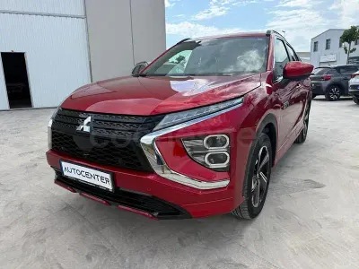 Usado Mitsubishi Eclipse Cross Motion 188 CV (138 kW) 2022 Rojo SUV