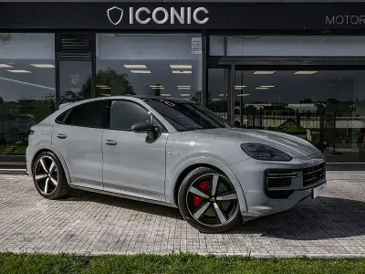 Usado Porsche Cayenne Turbo E-Hybrid 740 CV (544 kW) 2024 Gris / plata SUV