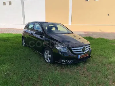 Usado Mercedes B180 109 CV (80 kW) 2014 Negro Utilitario