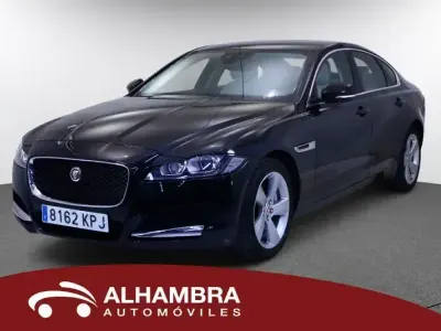 Usado Jaguar XF Prestige 180 CV (132 kW) 2018 Negro Berlina