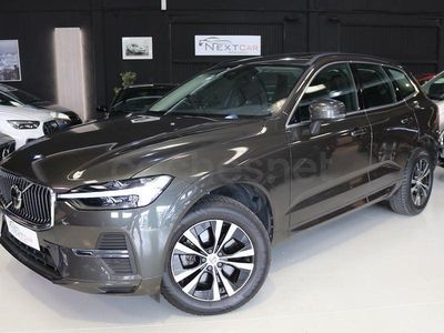 Używany Volvo XC60 Momentum 197 KM (144 kW) 2021 Szary SUV