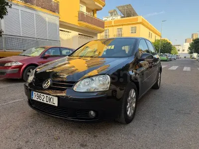 Usado VW Golf IV Trendline 105 CV (77 kW) 2006 Negro Berlina