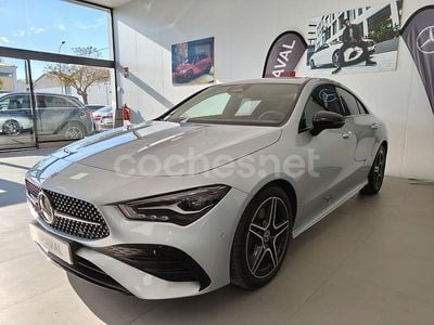 Gris / plata Usado 2025 Mercedes CLA220 Berlina | 41.990 € (Precio justo)