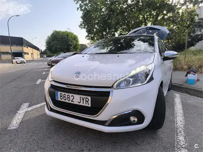 Brugt Peugeot 208 Access 82 HK (60 kW) 2017 Hvid Hatchback