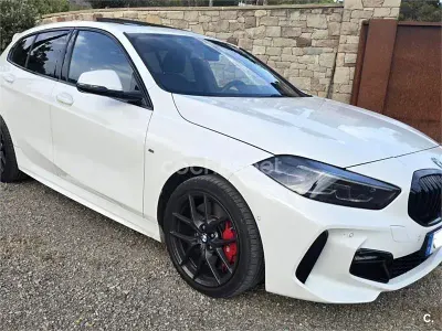 Usado BMW 118 Comfort Edition 150 CV (110 kW) 2023 Blanco Utilitario