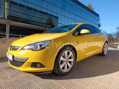 Amarillo Usado 2011 Opel Astra GTC Sport Berlina | 8850 €