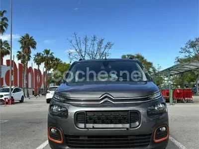 Usado Citroën Berlingo Shine 100 CV (73 kW) 2019 Gris / plata Monovolumen
