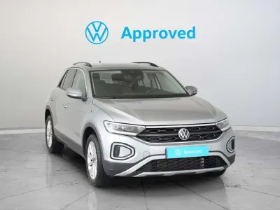 Usado VW T-Roc 116 CV (85 kW) 2025 Gris SUV